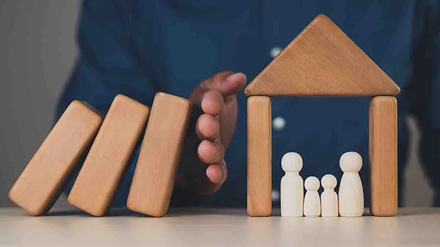 Banks report tighter lending standards, weaker demand for mortgages and HELOCs Banks report tighter lending standards, weaker demand for mortgages and HELOCs